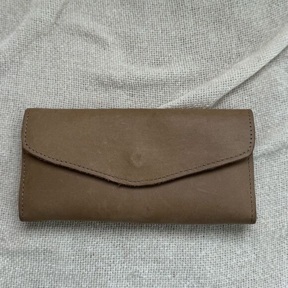Fashionable Made in Ethiopia Leather Wallet - Picture 1 of 5